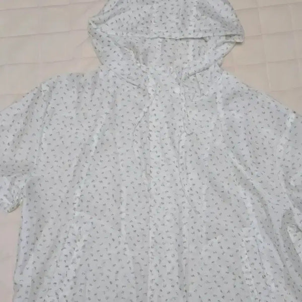 [BUNJANG] 98doC NEAH Glen Flower Short Sleeve Windbreaker Ivory / 98도씨 NEAH. 글렌 플라워 반팔 바람막이 아이보리