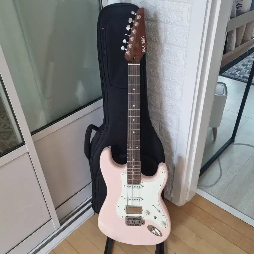[BUNJANG] Mark James XT450 Plus Electric Guitar / 마크제임스 XT450 PLUS 일렉기타