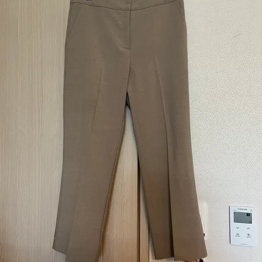 [BUNJANG] Mango Beige Slacks Pants (Size 28-29) / 28-29 새상품 Mango 베이지 슬랙스 (P28)