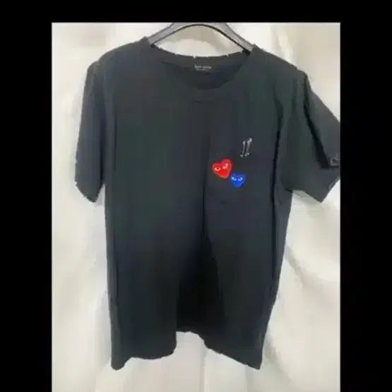 [BUNJANG] BASE STATION Heart Pocket Detail Short Sleeve T-shirt Black / 베이스테이션 하트 포켓 디테일 반팔티 블랙