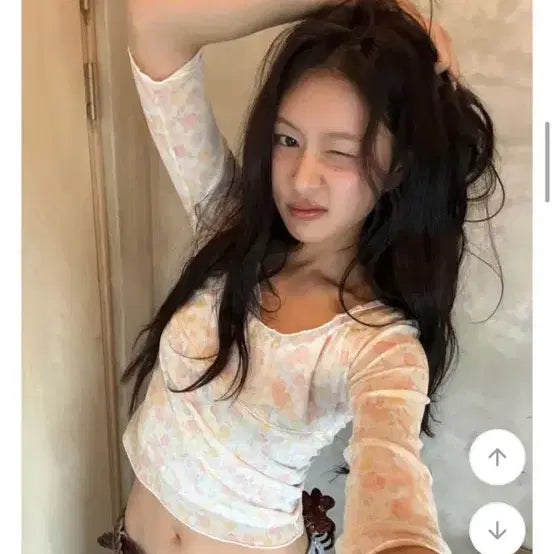 [BUNJANG] Underbee Self-Produced Flower 7-Sleeve T-Shirt Blouse - Peach Yellow / 언더비 자체제작 플라워 7부 티셔츠 피치옐로 블라우스