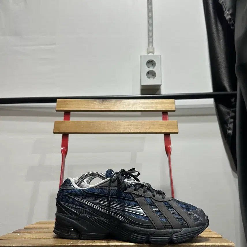 [BUNJANG] Adidas Orchestro Bright Blue Carbon Black Women's Sneakers / 235) 아디다스 운동화 여성 오르케트로 브라이트 블루 카본 블랙