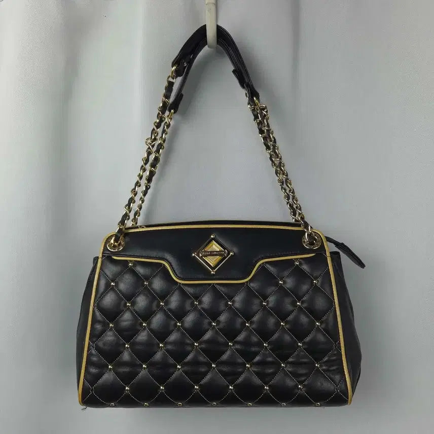 [BUNJANG] Black Chain Shoulder Bag with Gold Hardware / 금장 체인 숄더백 블랙 가방