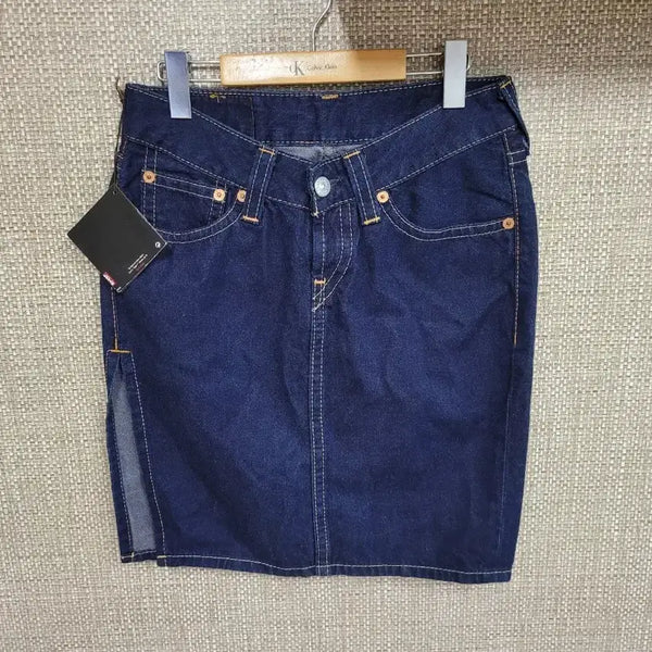 [BUNJANG] Levi's Type 1 Denim Skirt (Size M) / M사이즈 리바이스 타입원 데님스커트 새상품 청치마