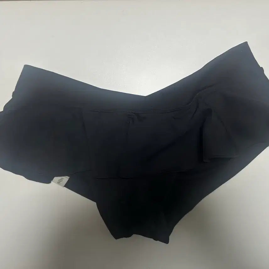 [BUNJANG] Black Frill Polewear Bottoms - Size M / 핫한 폴웨어 검정 프릴 m사이즈