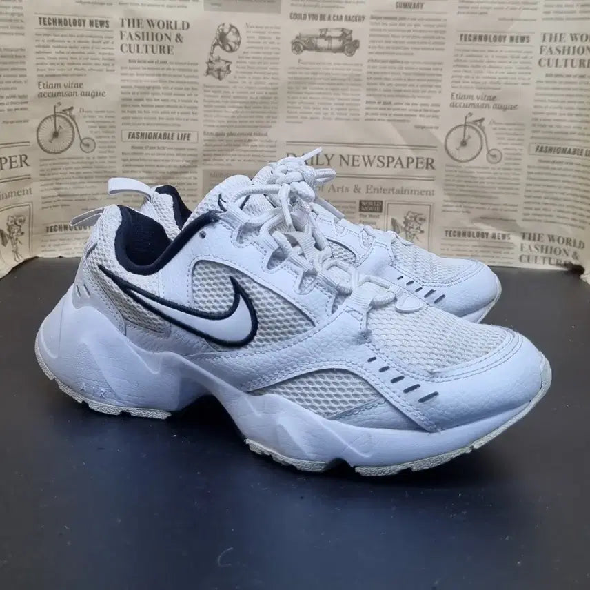 [BUNJANG] Nike Air Heights Women's Sneakers / 나이키 에어 하이츠 여성운동화240