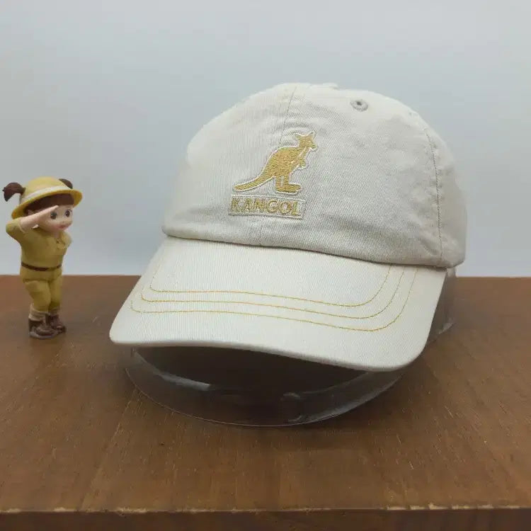 [BUNJANG] Kangol Kids Big Logo Ball Cap - Ivory / 캉골키즈 KANGOL 아동 야구모자 빅로고 볼캡 아이보리