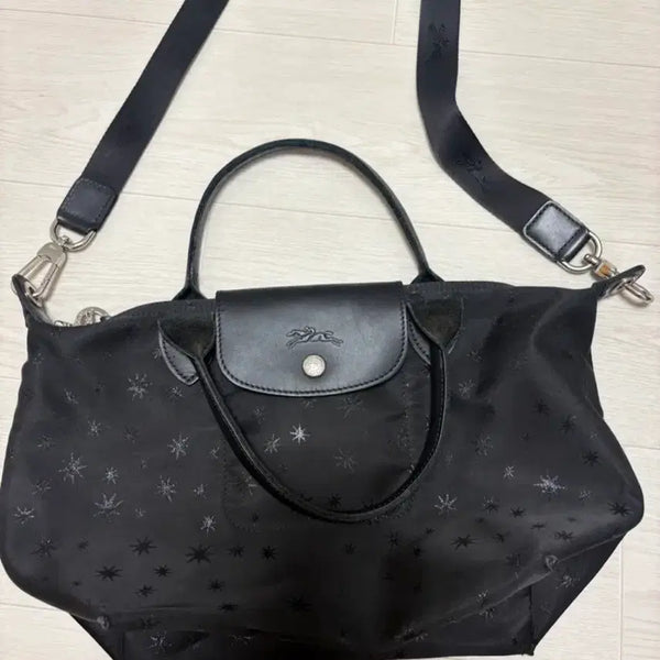 [BUNJANG] Longchamp Le Pliage Black Star Pattern Tote Bag / 롱샴 르플리아쥬 블랙 별 패턴 토트백