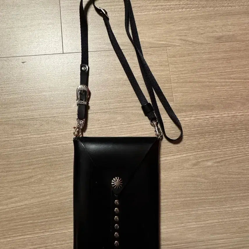 [BUNJANG] TOGA Black Crossbody Pouch Bag / TOGA 토가 블랙 크로스백 (파우치백)