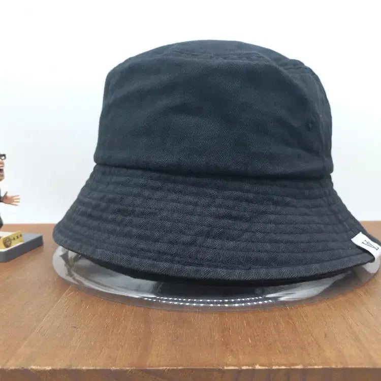 [BUNJANG] VARZAR Oversized Label Bucket Hat Black / VARZAR 바잘 오버핏 라벨 벙거지모자 데일리 버킷햇 블랙