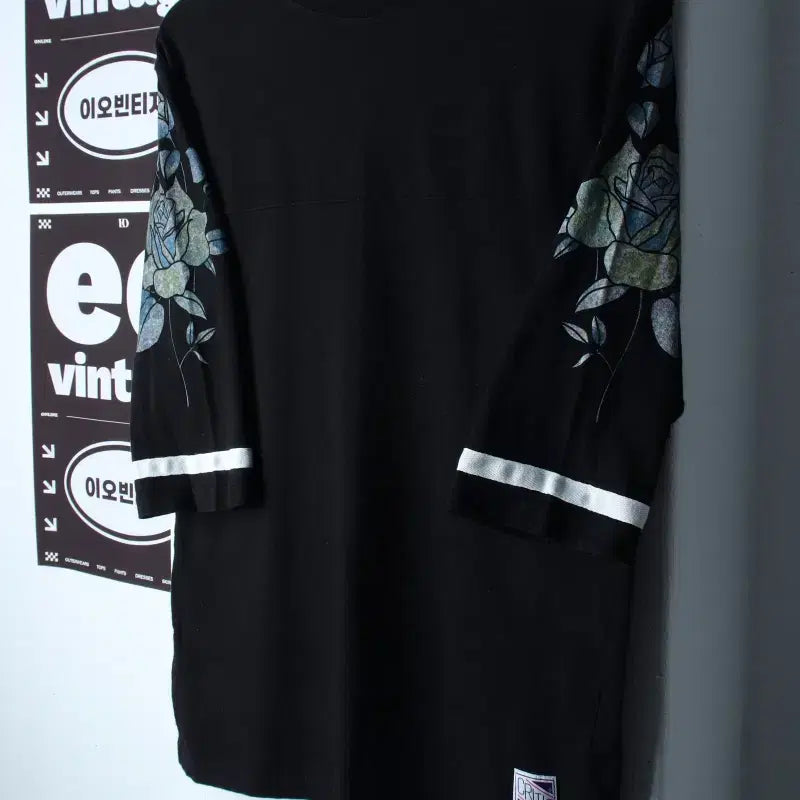 [BUNJANG] Critic Flower Printing 3/4 Sleeve T-Shirt Black / (M-L) 크리틱 반팔 티셔츠 7부 플라워프린팅 블랙 올드스쿨-H36055