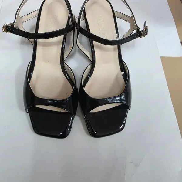 [BUNJANG] Elisabeth Black Patent Strap Sandals / 엘리자벳 블랙 페이던트 스트랩 샌들