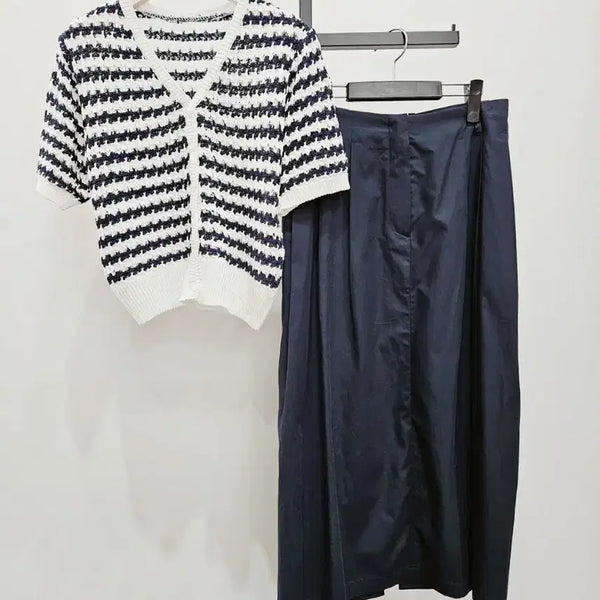 [BUNJANG] Cardigan and Navy Skirt Set / 새제품 가디건+네이비스커트