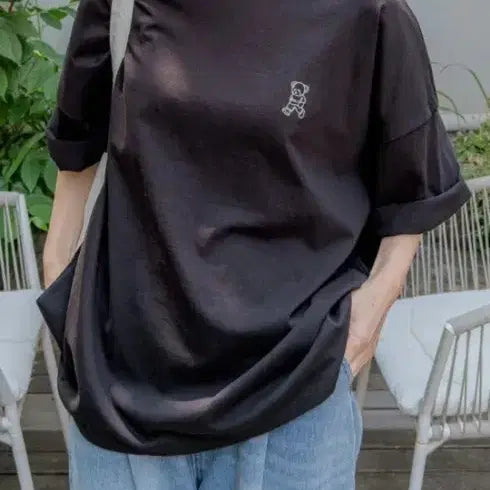 [BUNJANG] Loloten Oversized Walking Bear Embroidered Loose Fit T-Shirt / 로로텐 빅사이즈 오버핏 워킹베어 자수 루즈핏티셔츠