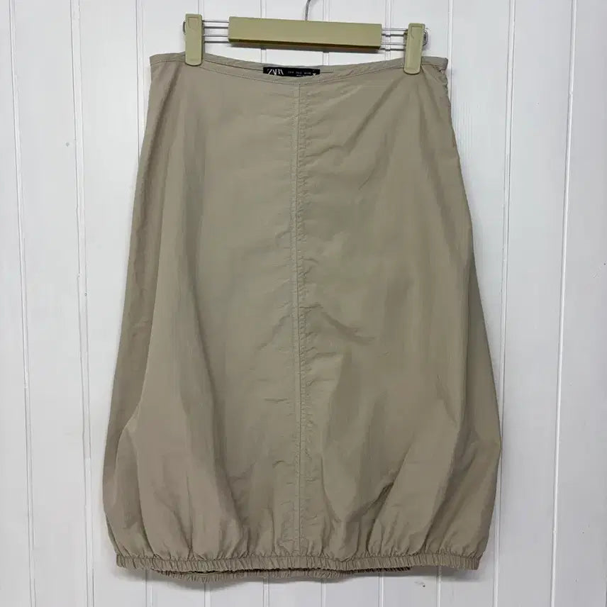 [BUNJANG] Zara Gorpcore Balloon Midi Skirt Beige Size S (27-inch Waist) / 자라 고프코어 바스락 벌룬 미디스커트 27인치 ㅡ0805