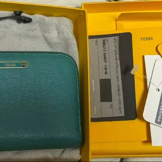 [BUNJANG] Fendi Green Mini Zip-Around Coin Purse / 펜디 그린 민트 동전 지갑