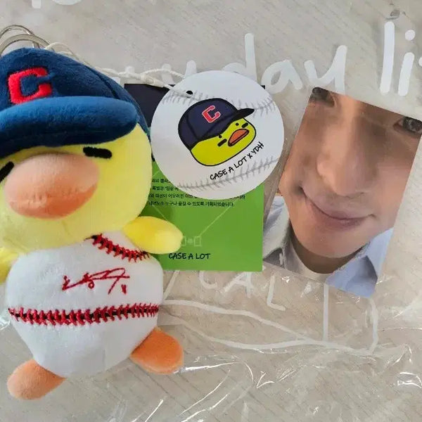 [BUNJANG] Case It's Lot x Yoon Dong Hee Doll, Photocard / 케이스어랏 x 윤동희 인형,포카 원가양도