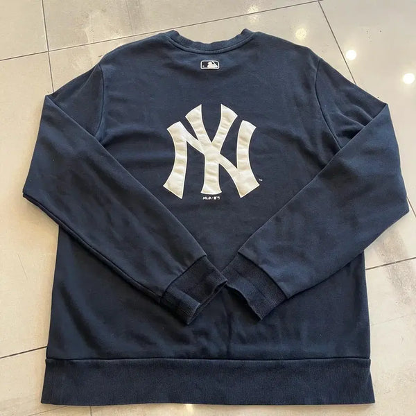 [BUNJANG] MLB New York Yankees Big Logo Sweatshirt L/100 / MLB 뉴욕양키스 빅로고 스웨트셔츠 L/100