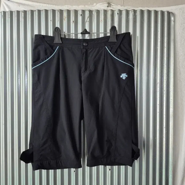 [BUNJANG] Descente Women's Black Shorts Size 80 / 80 데상트 여성 블랙 반바지