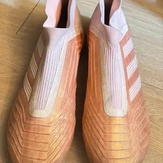 [BUNJANG] Adidas Predator 18+ FG Soccer Cleats (Pink, Size 255) / 아디다스 프레데터 18 + FG 핑크 255