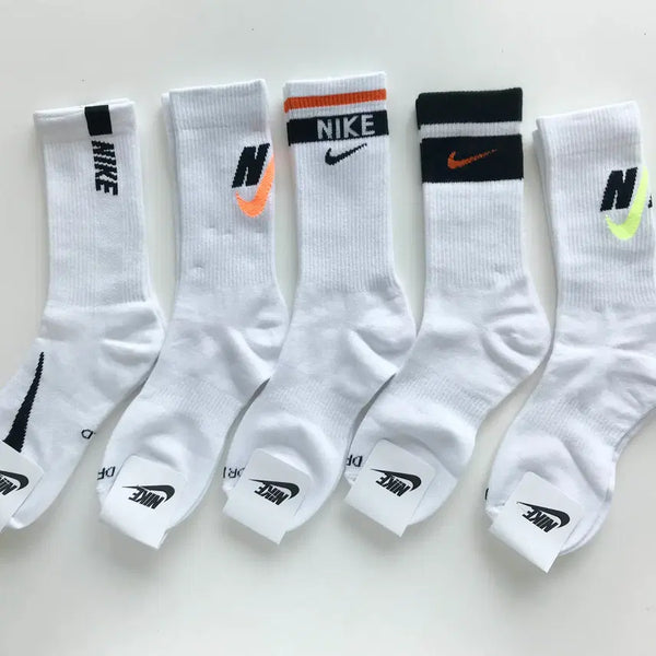 [BUNJANG] Nike Mid-Calf Sports Socks Set (5 Pairs) / #1번세트 5켤레 양말세트 스포츠양말 나이키 중목 스포츠삭스 러닝삭스 등산양말 헬스양말 러닝양말