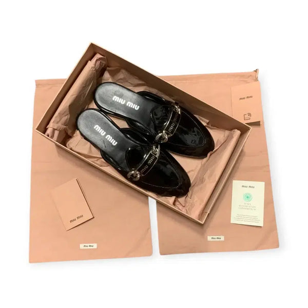 [BUNJANG] Miu Miu Enamel Chain Detail Mules Loafers / 230-235) 미우미우 뮬 에나멜 은장 로고 체인 블로퍼 5D867D