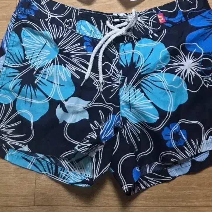 [BUNJANG] Floral Pattern Swim Trunks Beach Shorts / 95. 꽃무늬 수영복 비치.숏팬츠 바지. 공용