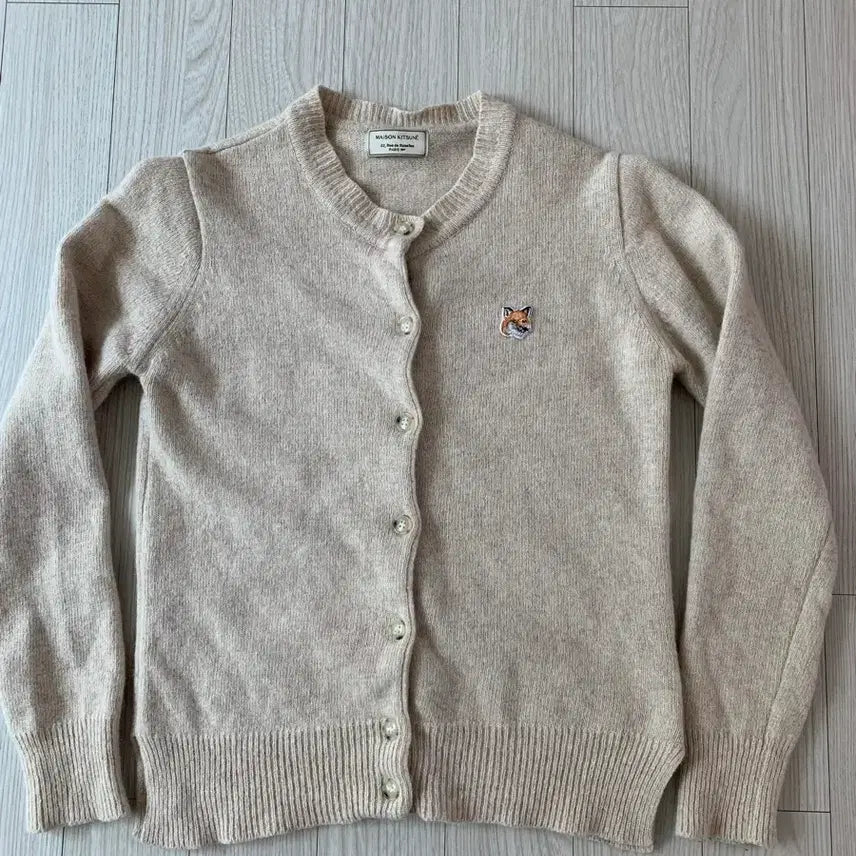 [BUNJANG] Maison Kitsuné Fox Embroidery Cardigan Beige / 메종키츠네 폭스자수 가디건 베이지