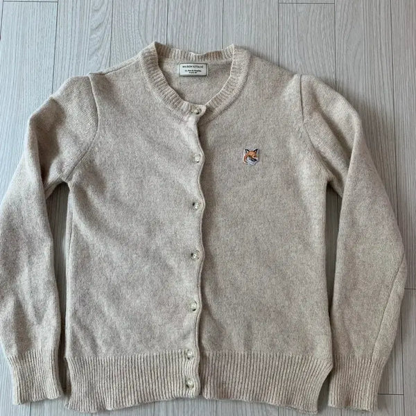 [BUNJANG] Maison Kitsuné Fox Embroidery Cardigan Beige / 메종키츠네 폭스자수 가디건 베이지