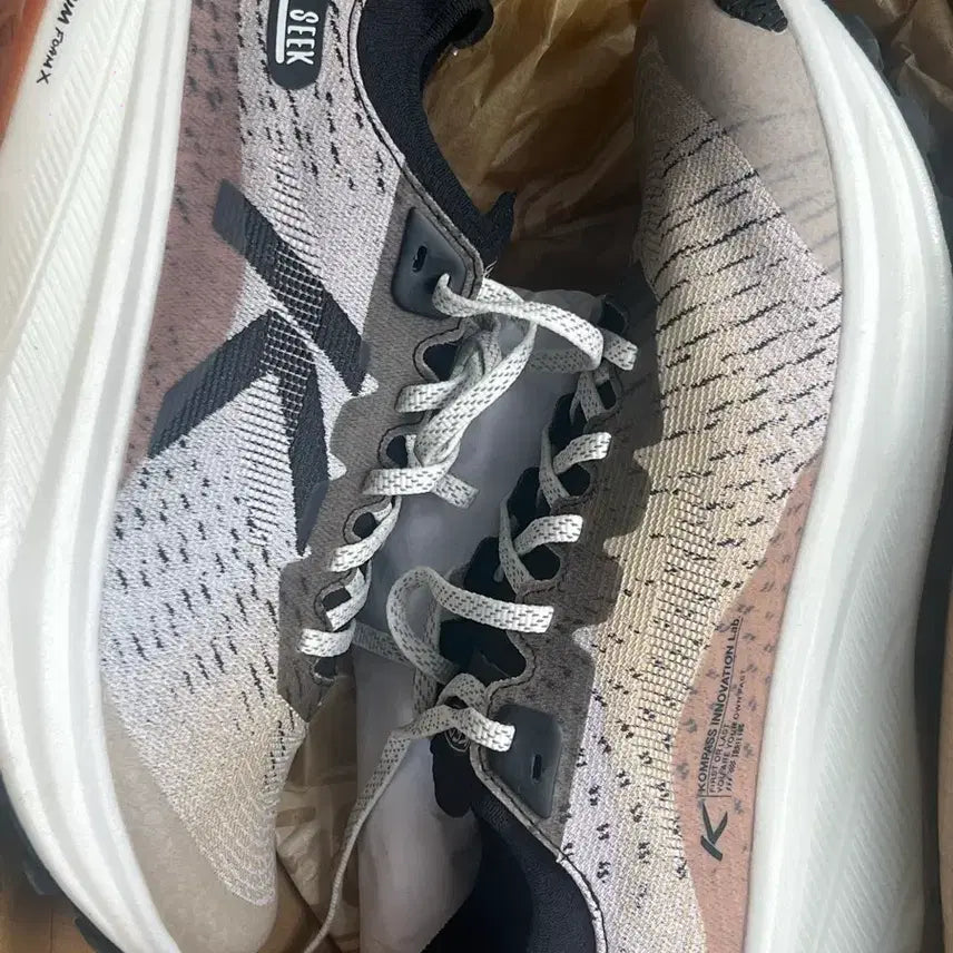 [BUNJANG] Keen Seek 275 Trail Running Shoes / Keen 트레일러닝화 seek 275