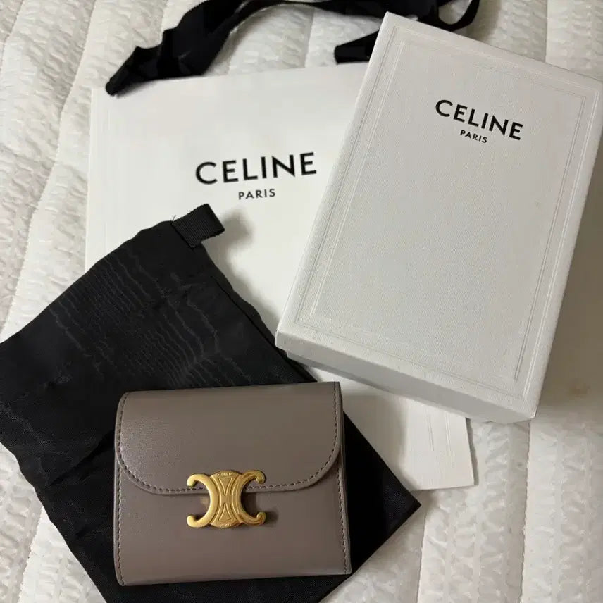 [BUNJANG] Celine Small Triomphe Flap Wallet Pebble Full Box / 셀린느 스몰 트리옹프 플랩 지갑 페블 풀박스
