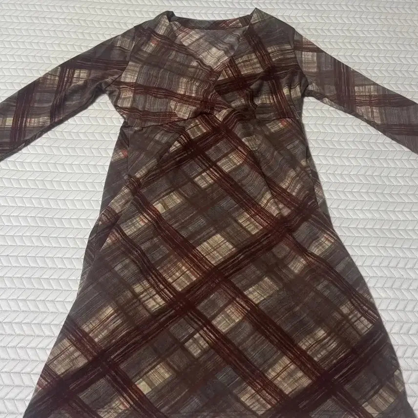 [BUNJANG] Brown Check Midi Wrap Dress - Long Sleeve / 체크 원피스 새상품