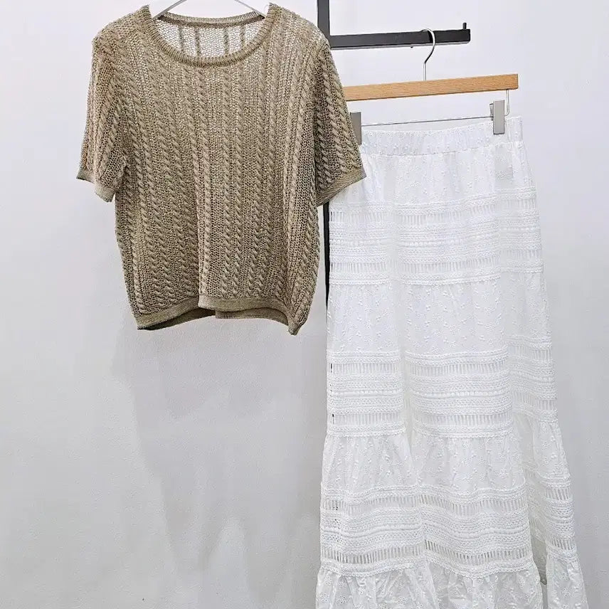 [BUNJANG] Knit Top and Punch Skirt Set / 새제품 니트+펀칭스커트