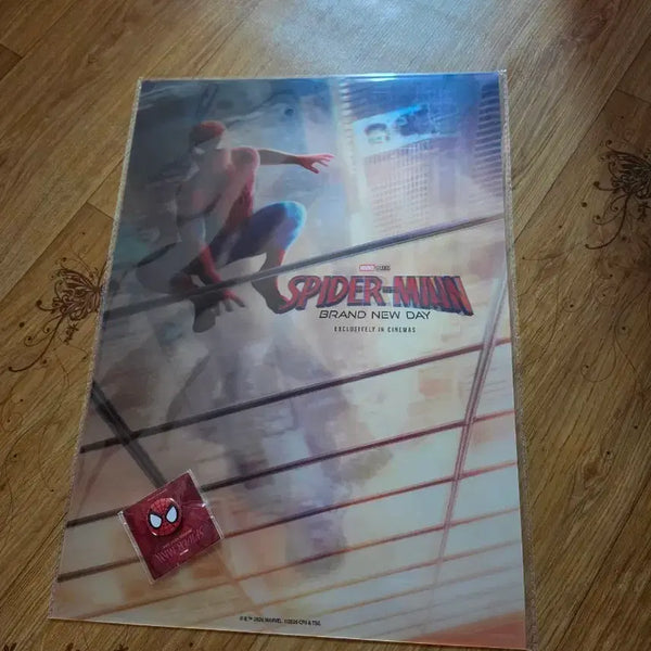 [BUNJANG] Spider-Man Bundle Set Lenticular Poster & Pin Badge / 일괄)스파이더맨 2주차 스파이더맨포스터 스파이더맨렌티 스파이더맨특전 스파이더맨핀뱃지 스파이더맨 브랜드 뉴 데이