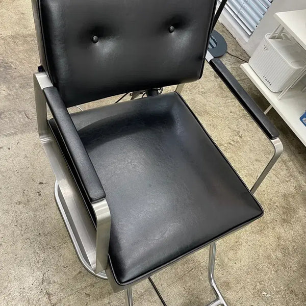 [BUNJANG] Beauty & Co. / Mifool Electric Salon Chair (Set of 2) / 미용전동의자 2개팝니다