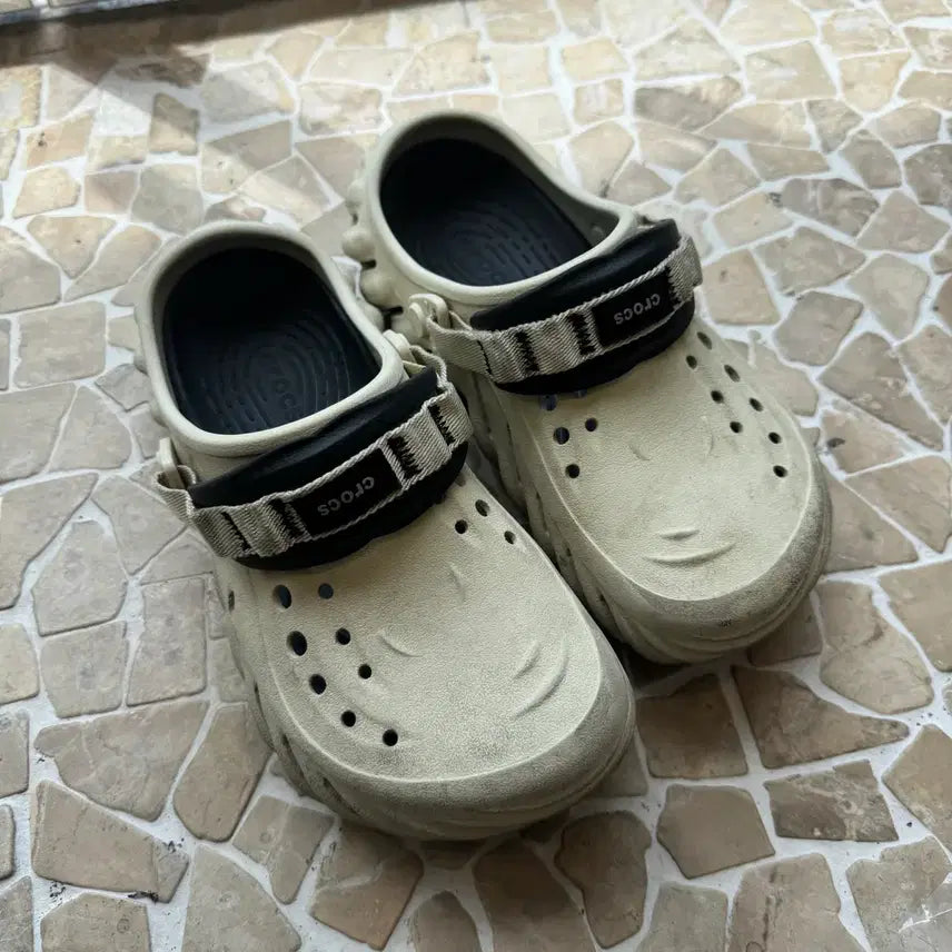 [BUNJANG] Crocs Echo Clog Beige 250mm (M6 W8) / 크록스 에코 클로그 본 250(m6 w8)