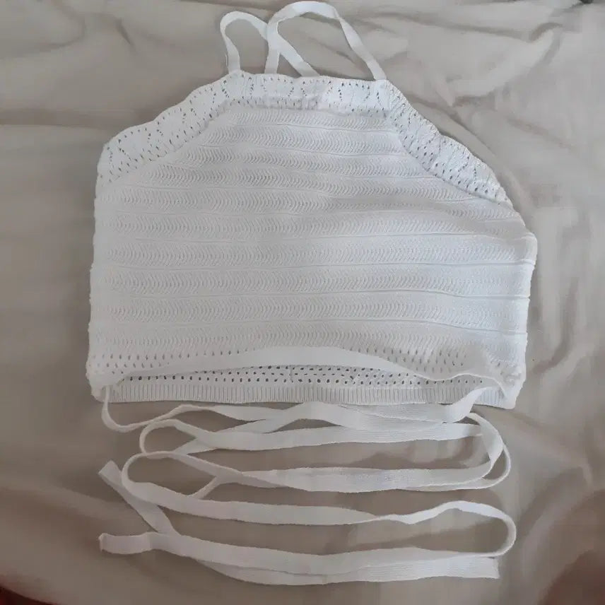 [BUNJANG] White Knit Halterneck Top with Waist Tie / 화이트 니트 허리 끈 포인트 홀터넥 탑