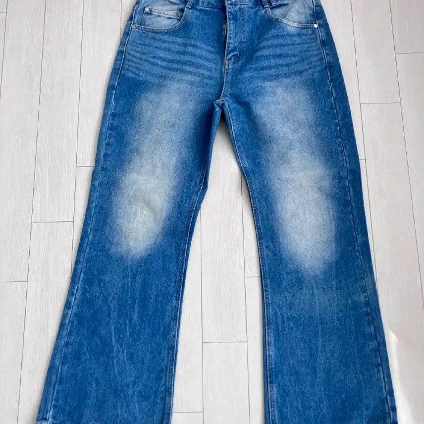 [BUNJANG] DEKEET Pleated Bootcut Denim Pants / 데케트 플레어진 부츠컷 데님팬츠