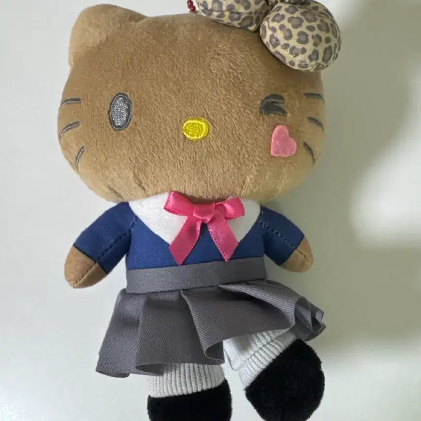 [BUNJANG] Sanrio Hello Kitty Gyaru Doll Keychain / 산리오 헬로키티 갸루 인형 키링