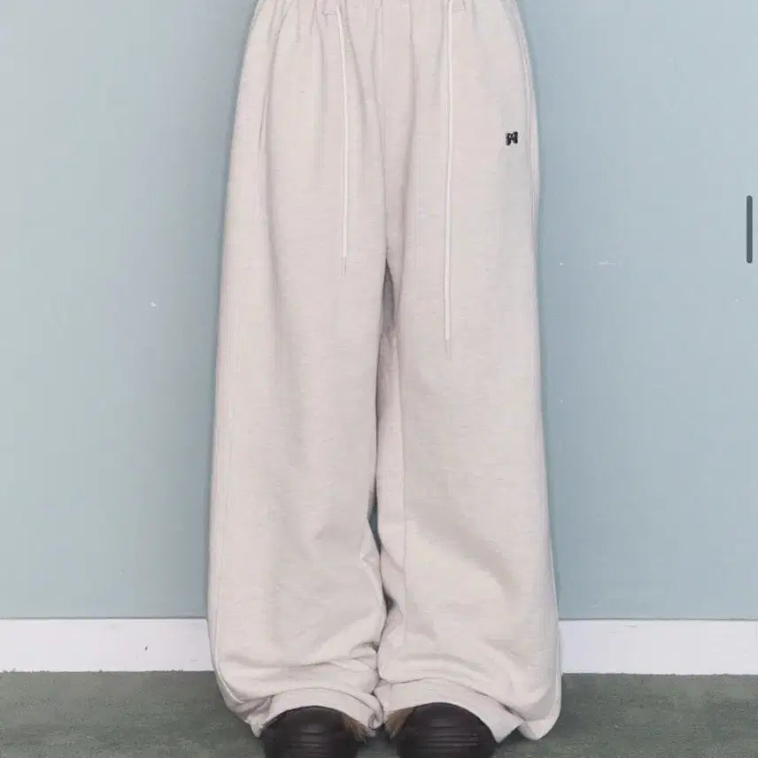 [BUNJANG] Mireco Training Pants Beige / 미레코 트레이닝팬츠 베이지