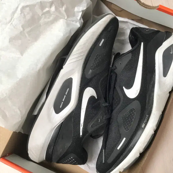 [BUNJANG] Nike Structure 26 Wide Men's Running Shoes - 265mm / 나이키 스트럭처 26 와이드 265mm