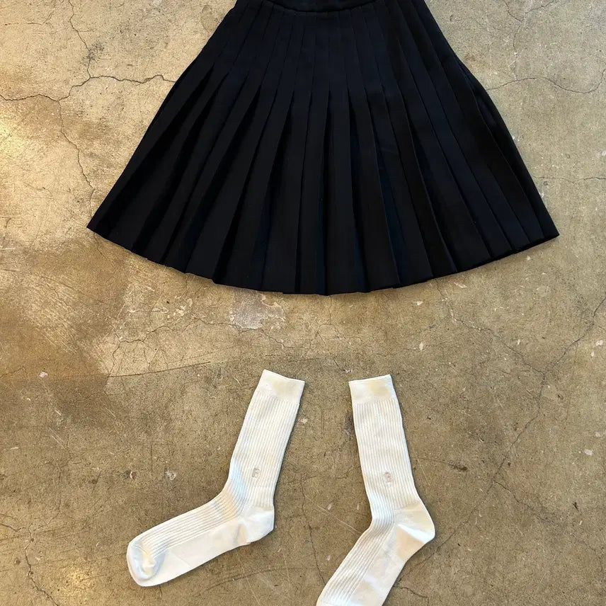 [BUNJANG] PRADA MILANO Black Pleated Midi Skirt / PRADA MILANO 프라다 블랙 플리츠 미디스커트