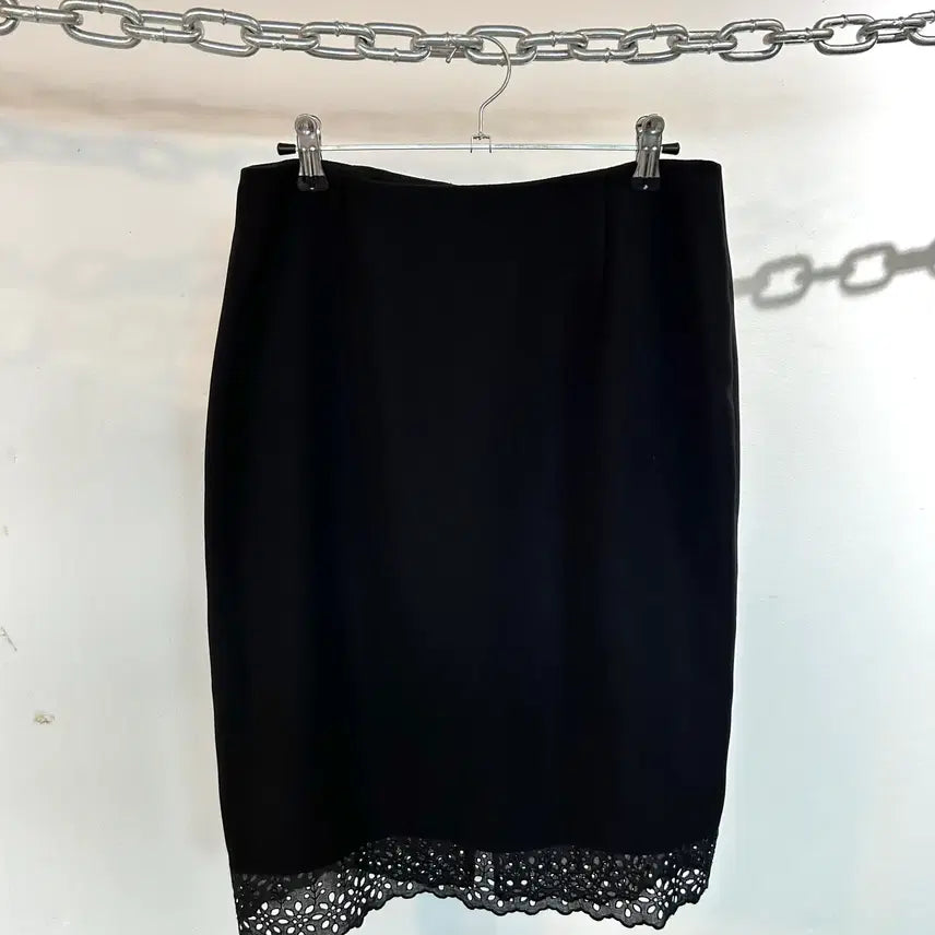 [BUNJANG] ANNA MOLINARI Black Perforated Lace Midi Skirt / ANNA MOLINARI 안나몰리나리 블랙 펀칭레이스 미디스커트