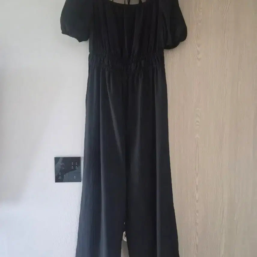 [BUNJANG] Black Square Neck Puff Sleeve Jumpsuit / 블랙 스퀘어넥 퍼프 소매 점프수트