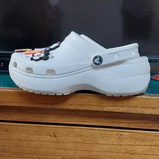 [BUNJANG] Crocs Classic Platform Clogs Women's Sandals W7/240 / 크록스 정품 클래식 플랫폼 여성샌들 W7.240