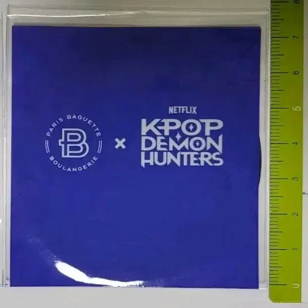[BUNJANG] Paris Baguette x Cade Houn Collaboration Lenticular Sticker / 파리바게트+케데헌 콜라보 렌티큘러 스티커 판매합니다~