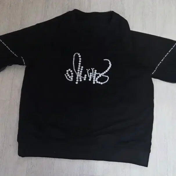 [BUNJANG] Black Sequin Sheer Sleeve Sweatshirt / 블랙 스팽글 시스루 소매 맨투맨