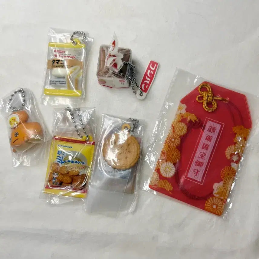 [BUNJANG] Japanese Snack Random Gacha Keyring Set / 일본 간식 랜덤 가챠 키링 세트 판매