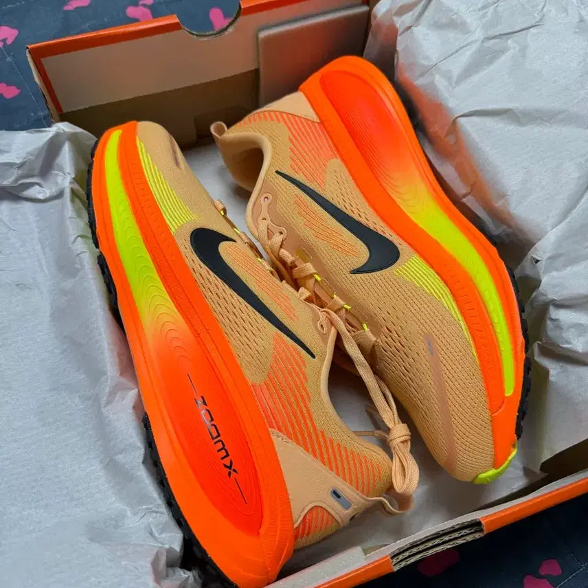 [BUNJANG] Nike Vomero 18 "Orange Volt" Running Shoes / 나이키 보메로18 오렌지볼트