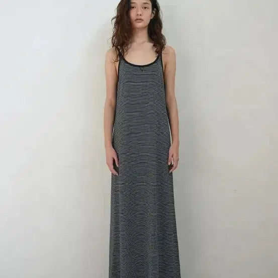 [BUNJANG] Enzo Blue Stripe Long Dress Black / 엔조블루스 펜슬 스트라이프 롱 드레스 블랙 끈나시 원피스 민소매